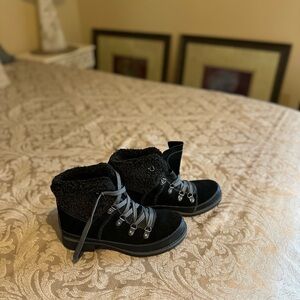 Women’s booties. Never worn